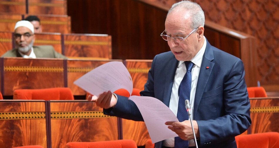 وزارة التوفيق تثير الجدل برصد “القبض” كمخالفة داخل المساجد